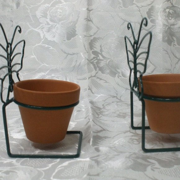 2 Terra Cotta Pots With Green Metal Butterfly Hang - Picture 2 of 5